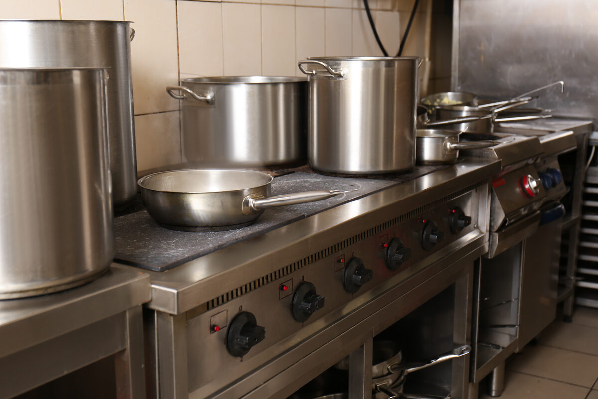 Commercial kitchen cooking line